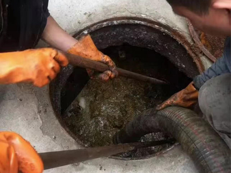 通许清理化粪池时如何避免沼气的危害?